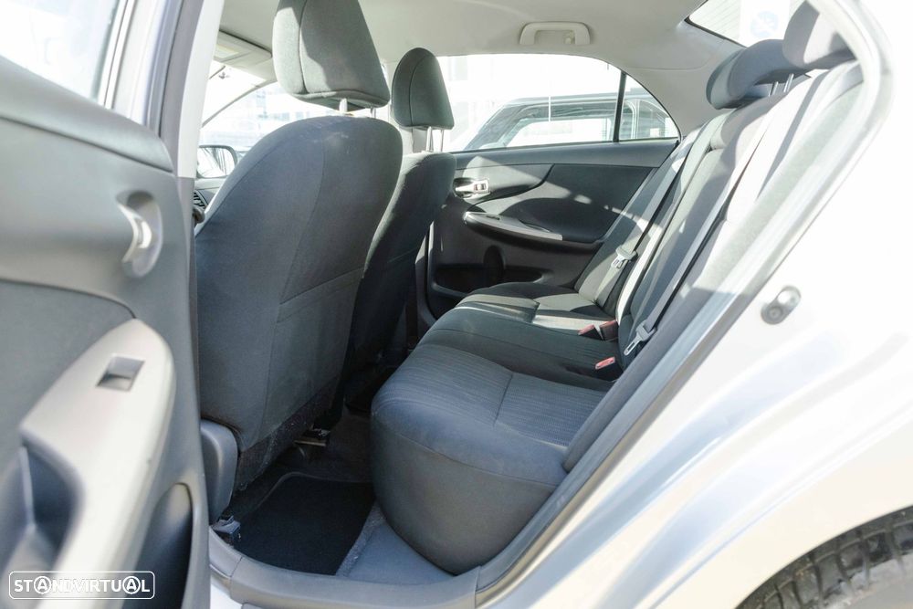 Toyota Corolla 1.4 D-4D Exclusive MM - 14