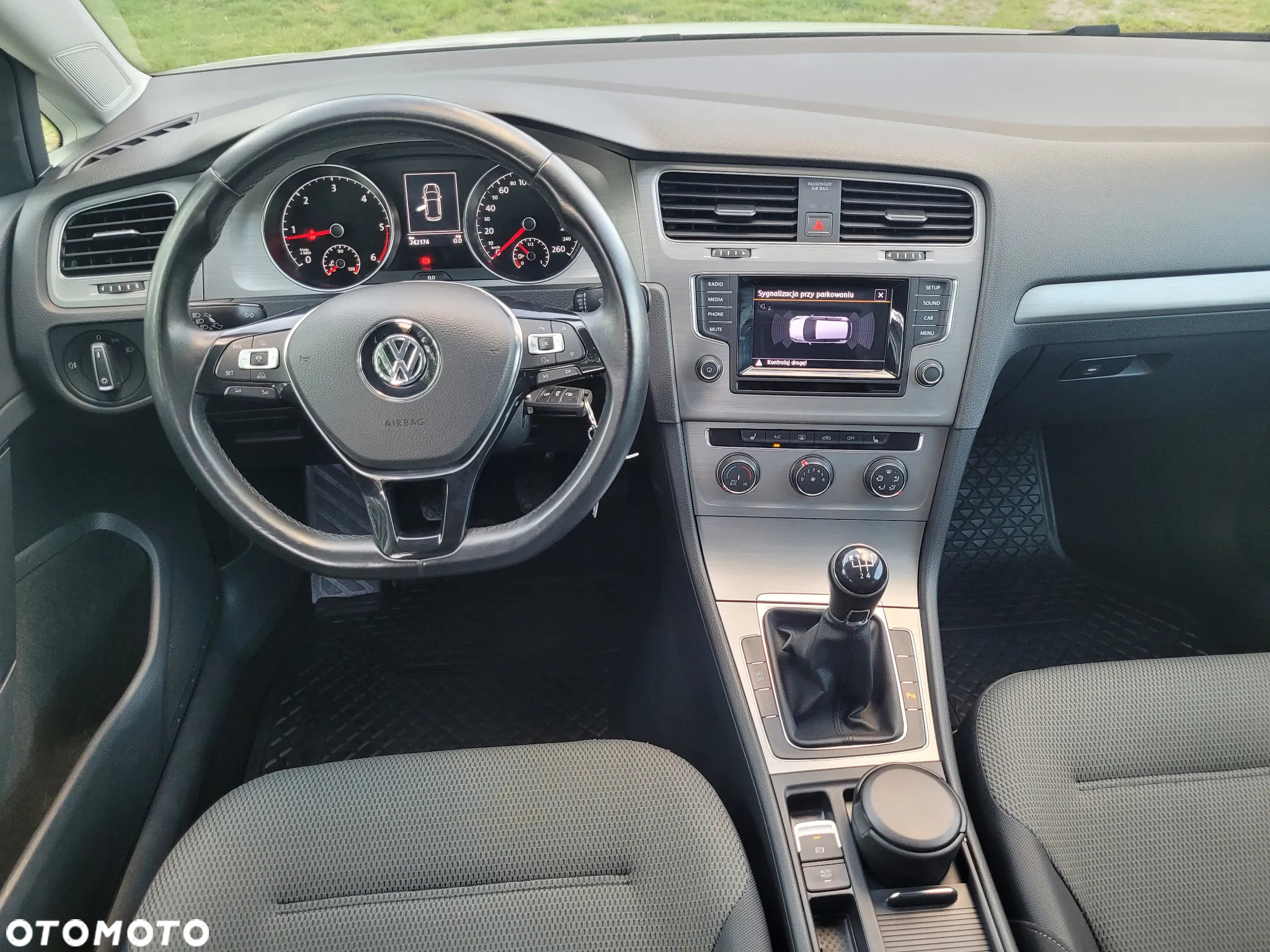 Volkswagen Golf 1.6 TDI BlueMotion Technology Comfortline - 7