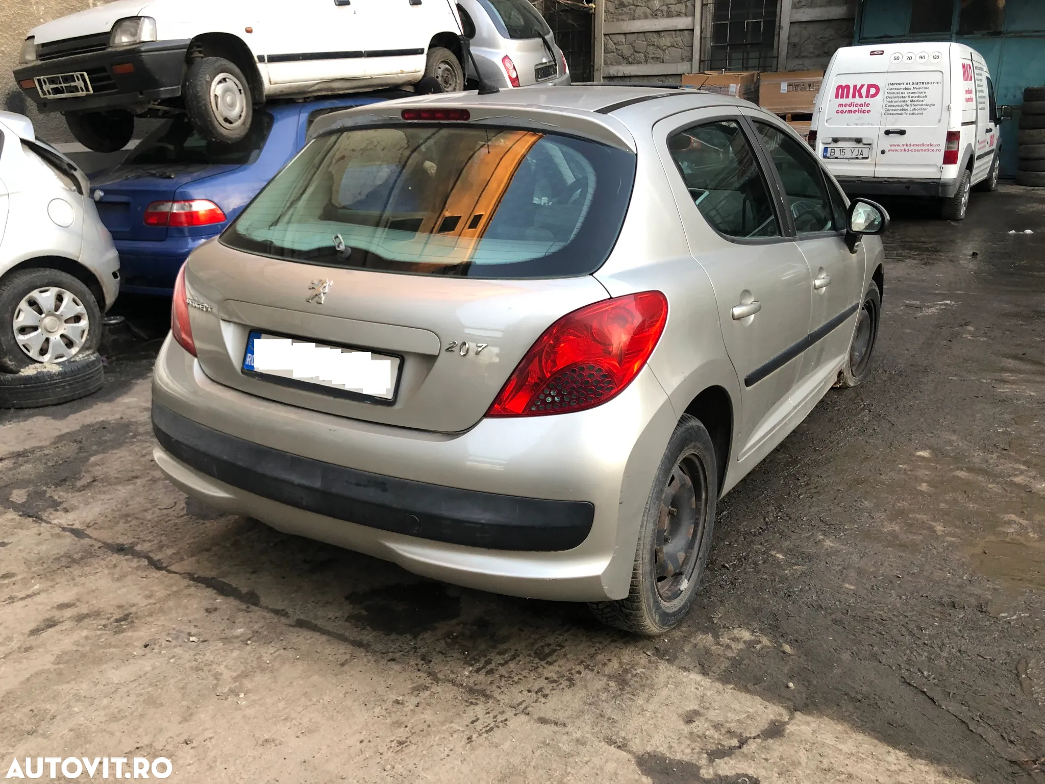 Dezmembrez Peugeot 207 1.4 benzina 2006 - 7