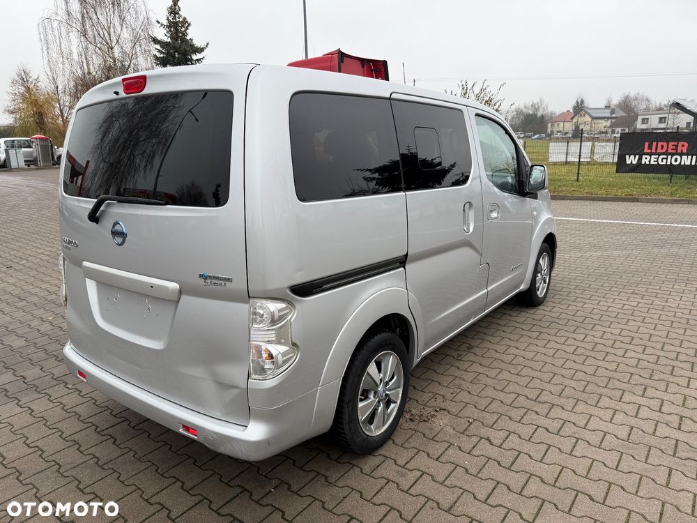 Nissan NV200 Evalia - 10