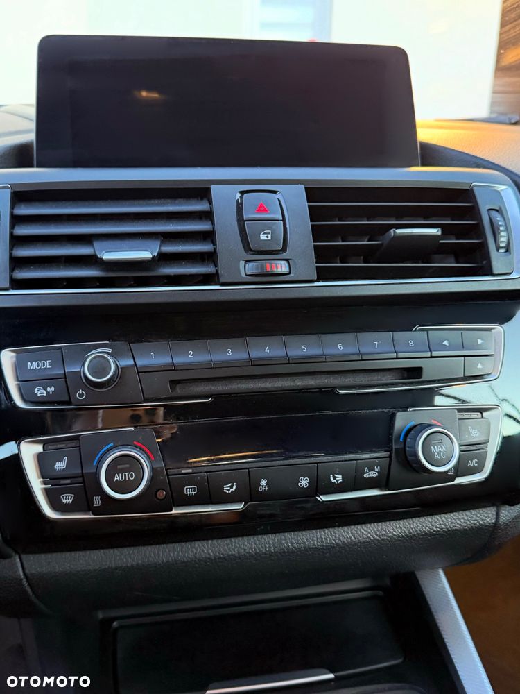 BMW Seria 2 220d M Sport - 13