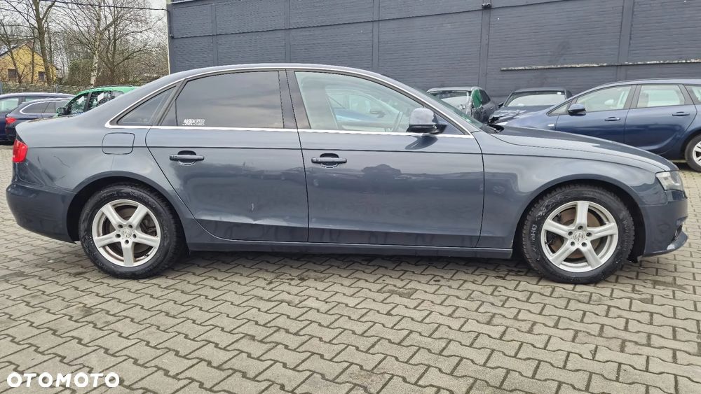 Audi A4 Limousine - 8