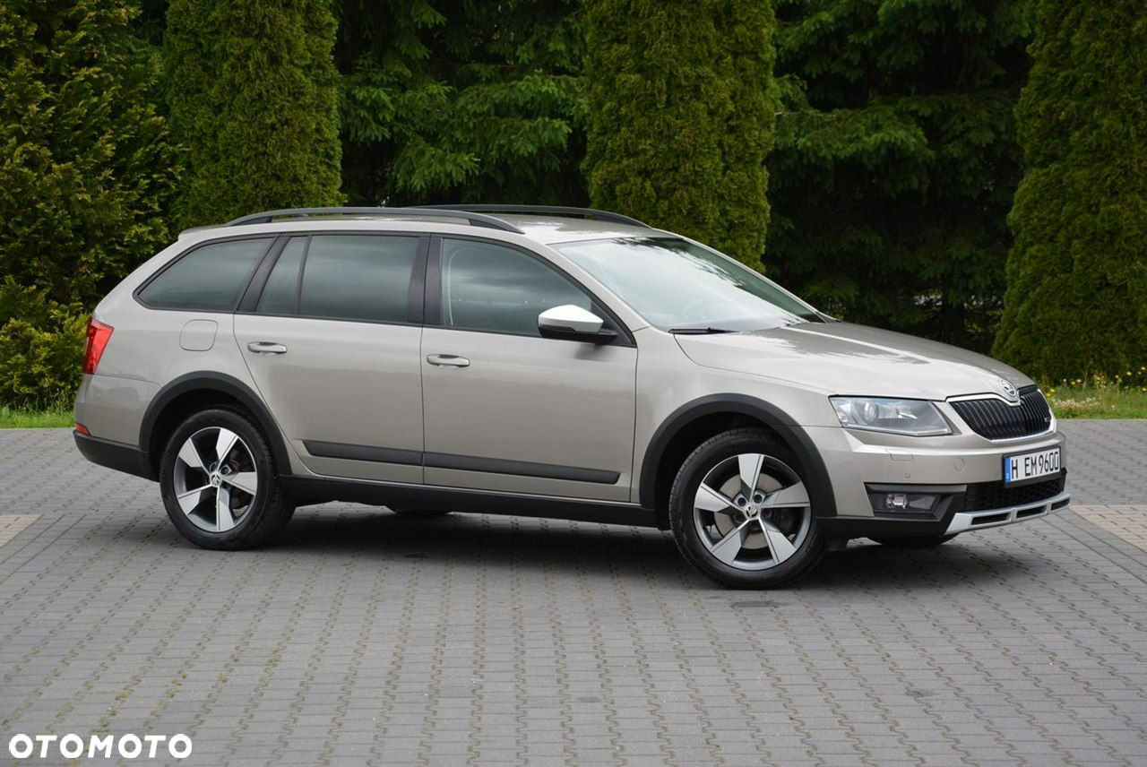 Skoda Octavia Combi 2.0 TDI 4x4 DSG Scout - 11