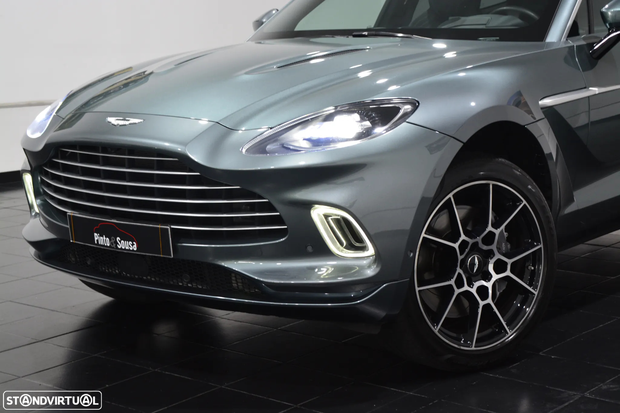 Aston Martin DBX Standard - 18