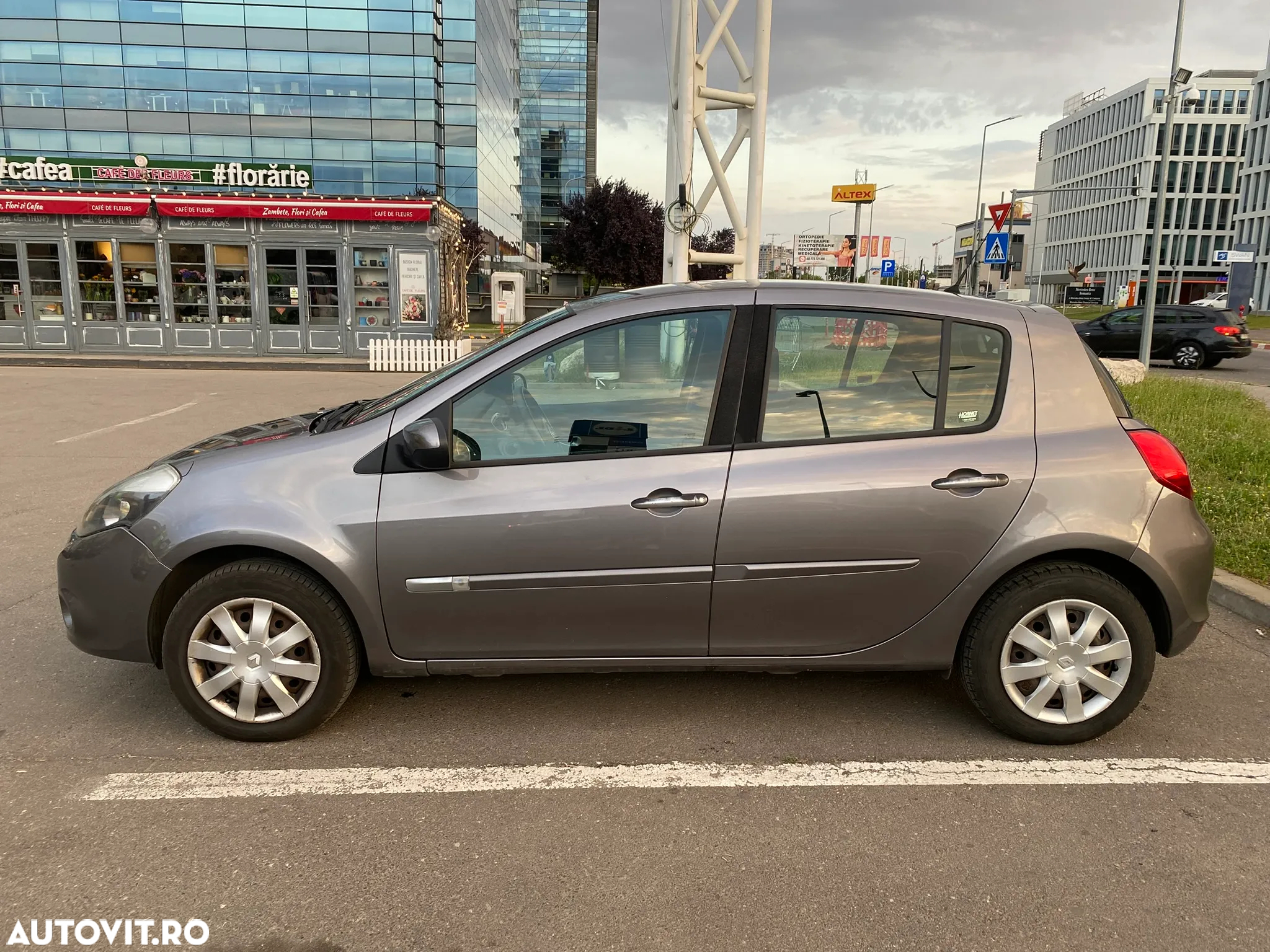 Renault Clio III 1.4 16V Dynamique - 5
