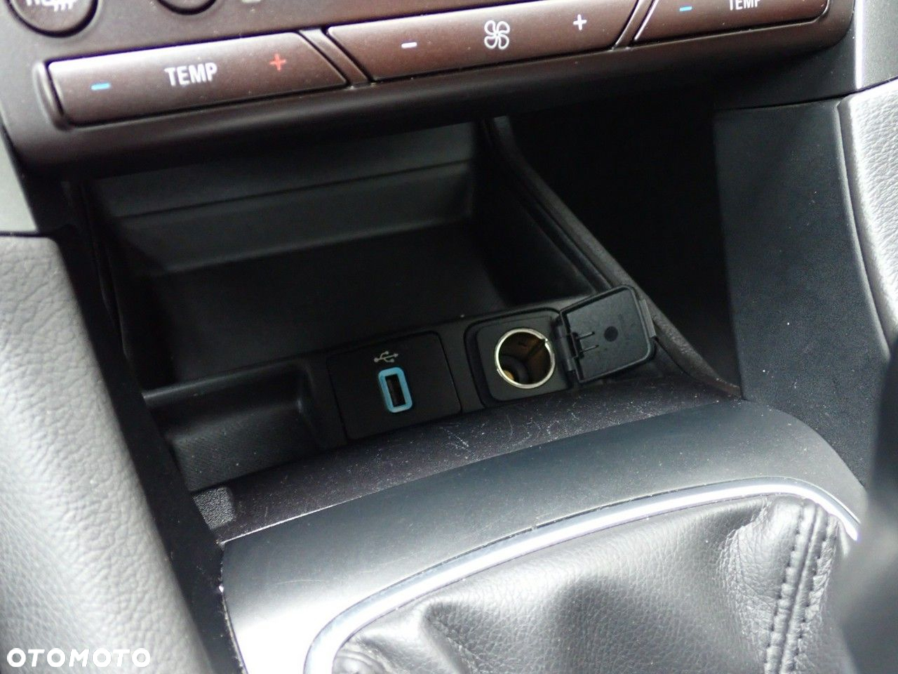 Ford Mondeo - 39