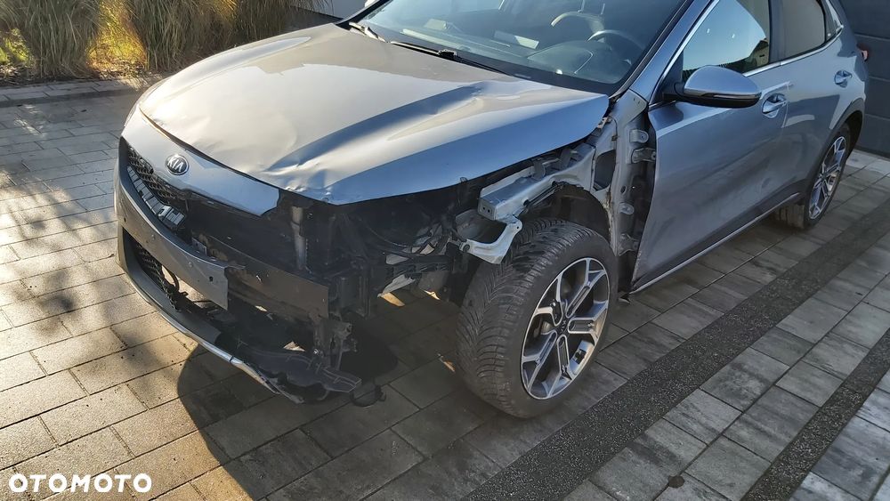 Kia XCeed - 10