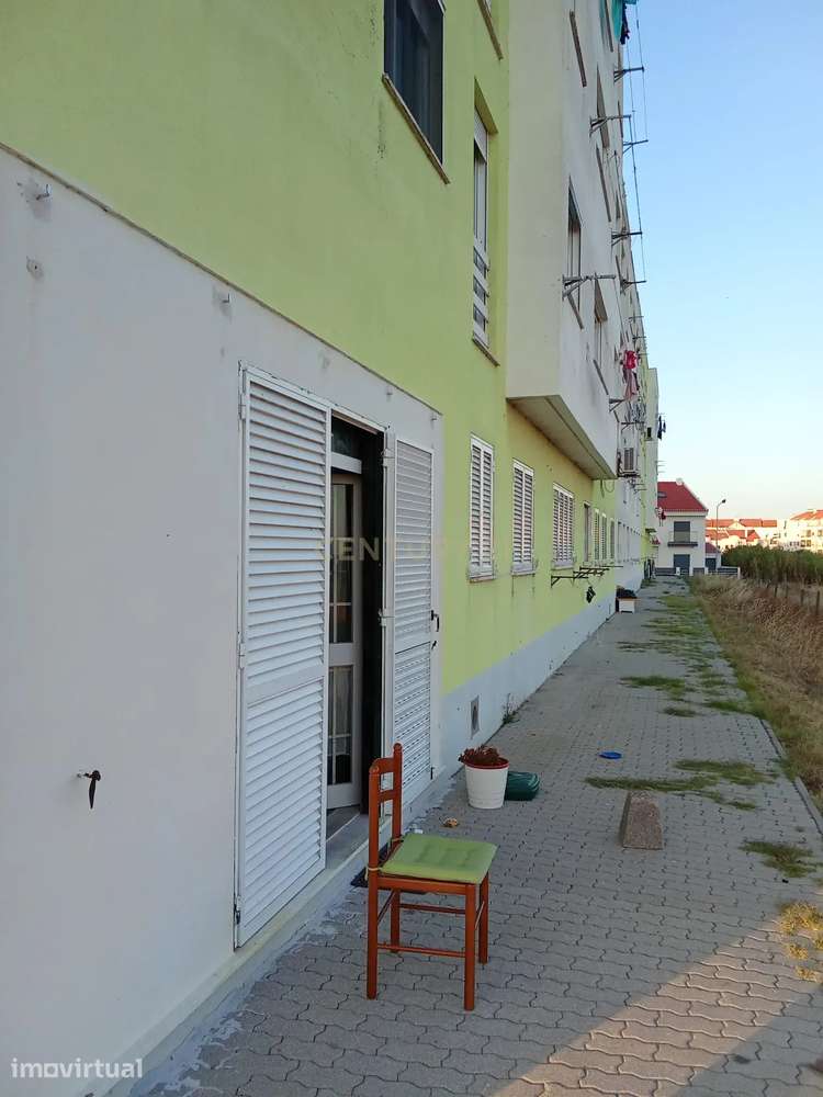 Loja com possibilidade de transformar em habitação ao abrigo do simple - Grande imagem: 2/9