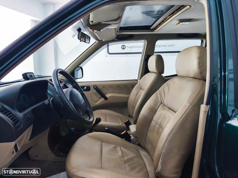 Nissan Terrano II 2.7 TDi Luxury - 10