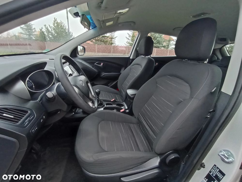 Hyundai ix35 blue 1.6 2WD Finale Silver - 14