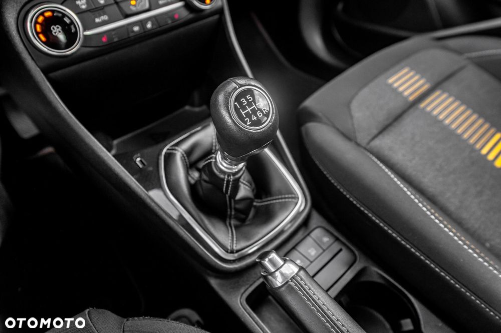 Ford Fiesta 1.0 EcoBoost S&S ACTIVE COLOURLINE - 32