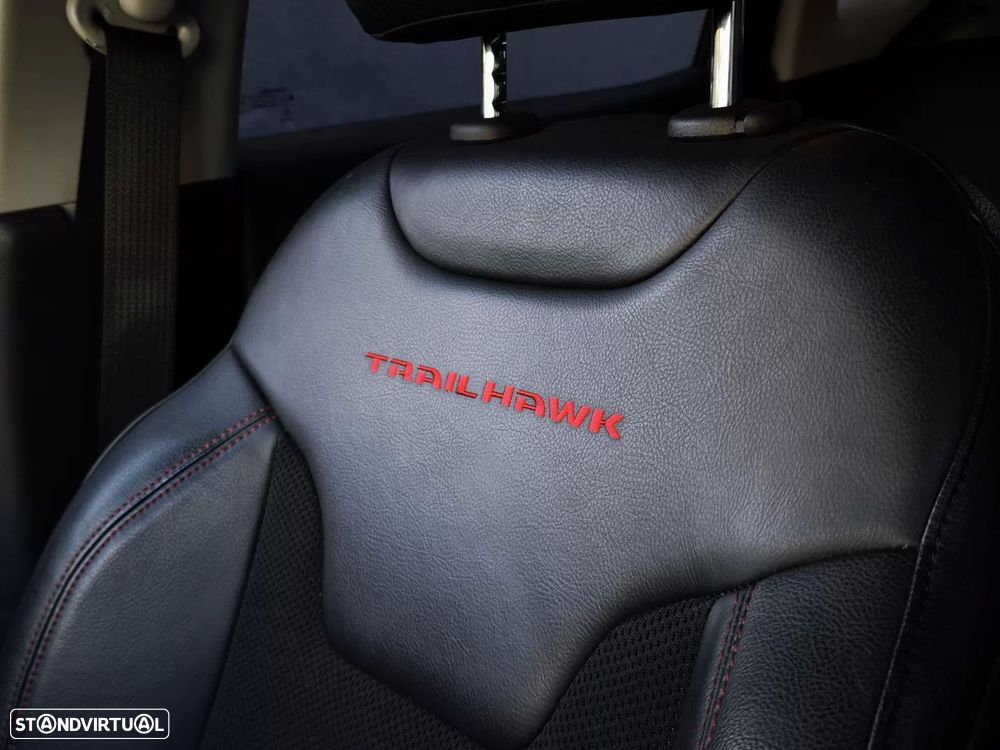 Jeep Compass 1.3 T-GDI 4xe Auto Trailhawk - 9