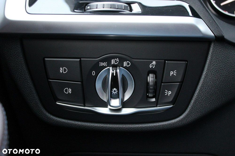 BMW X3 xDrive20i xLine - 33