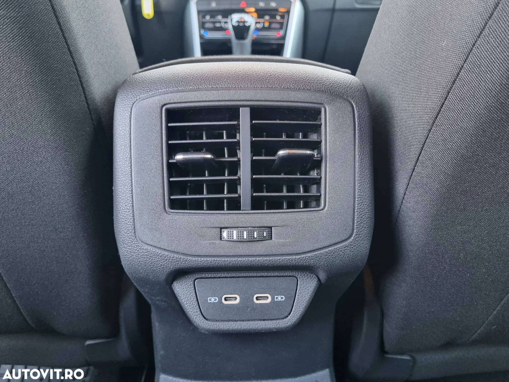 Volkswagen T-ROC 1.0 TSI Life - 30