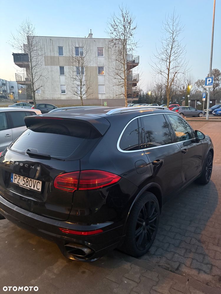 Porsche Cayenne Platinum Edition - 18