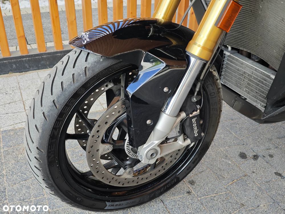 BMW XR - 12