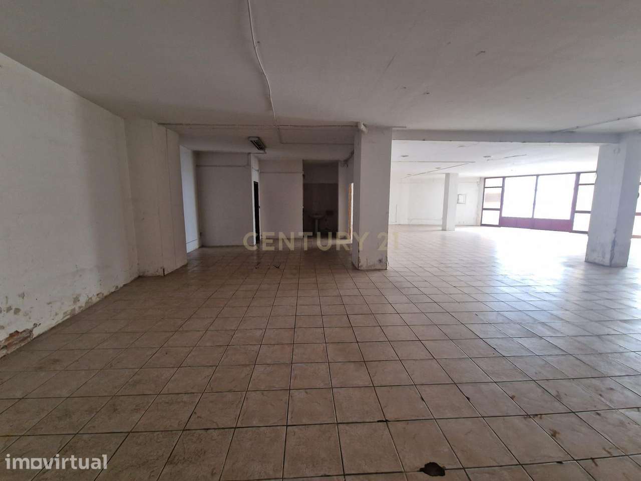 Espaço comercial para recuperação em Delães, Vila Nova de Famalicão/GR - Grande imagem: 4/23