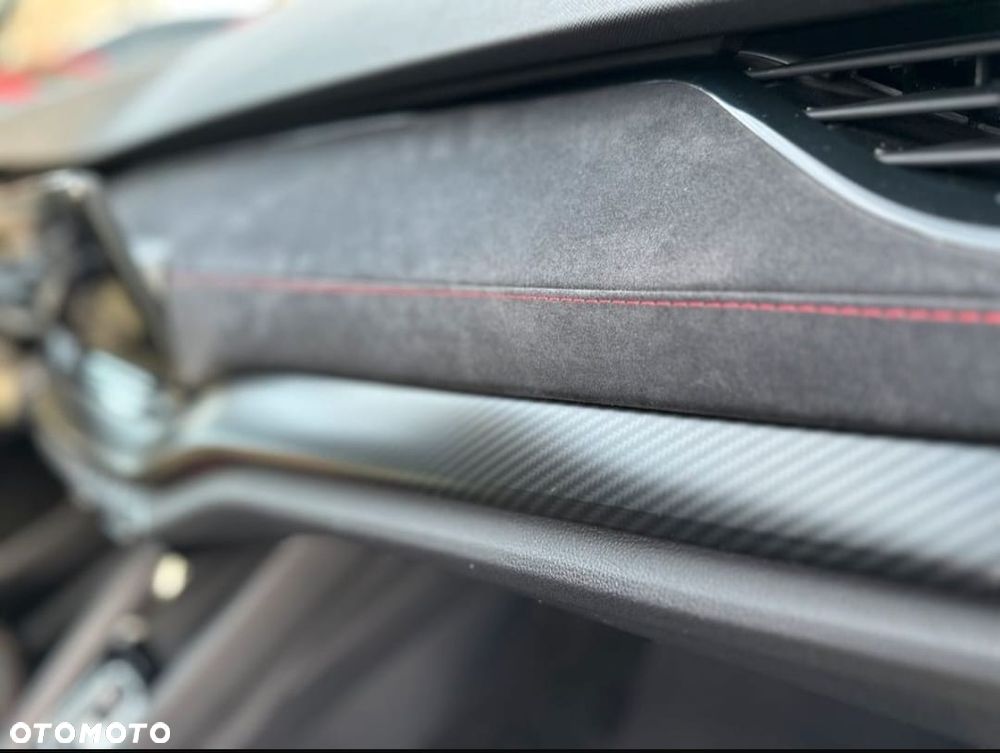 Skoda Octavia 2.0 TDI DSG RS - 10