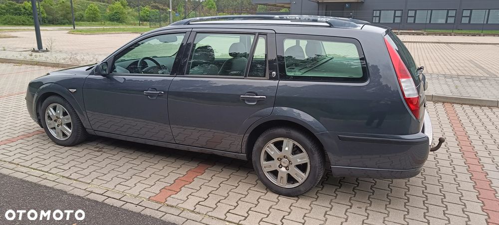 Ford Mondeo 2.0 Ghia - 10
