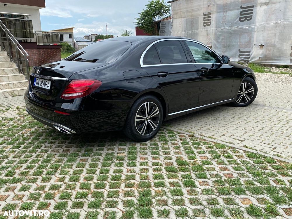 Mercedes-Benz E 220 d Aut. - 13