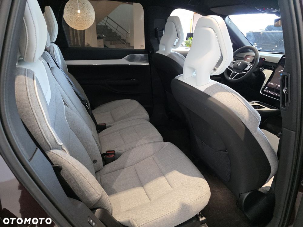 Volvo EX90 - 18
