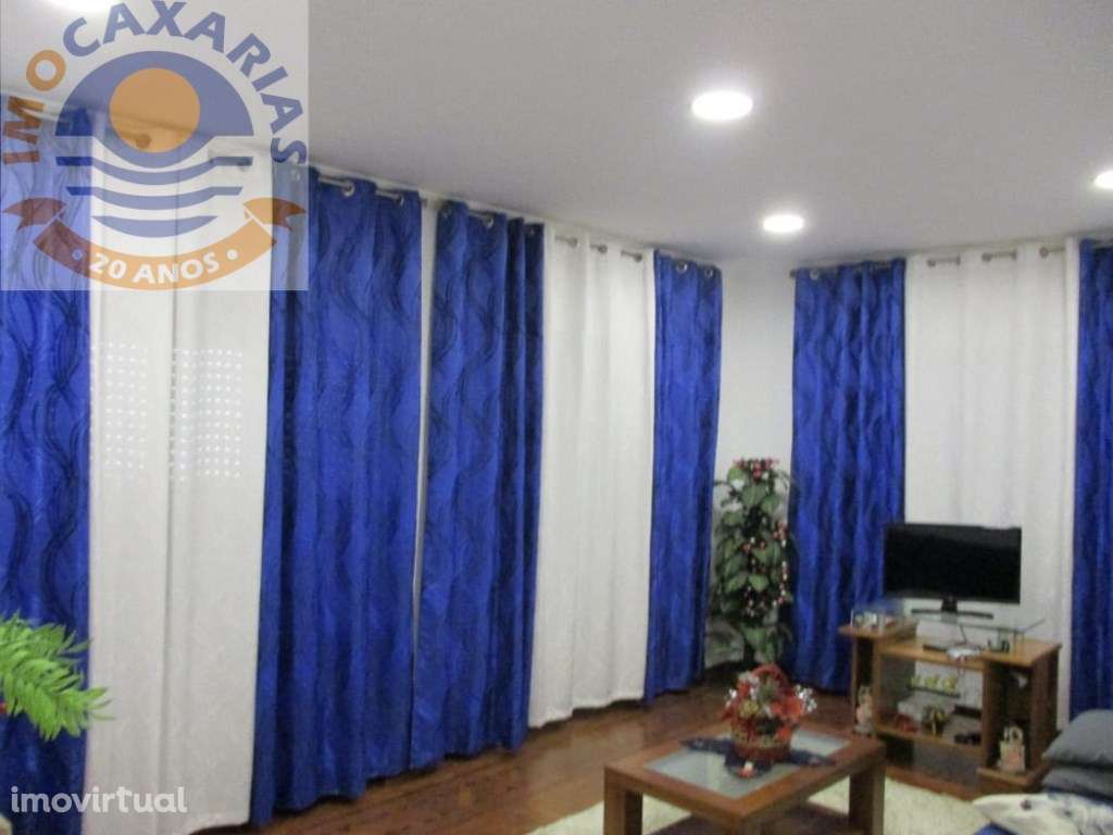 Moradia Bi-Familiar com Elevado Potencial de Construção - Grande imagem: 3/8