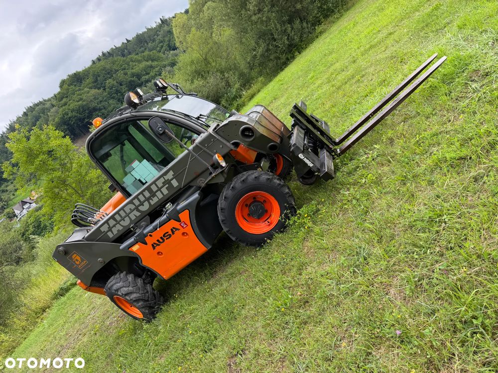 Ausa T204 H. JAPOŃSKA Ładowarka Teleskopowa 4,2 metra Wysuw. Udźwig 2,2 tony. Rozsuwanie wideł HYDRAULICZNE.  Maszyna Jak Nowa z Salonu. Pochodzi z Gospodarstwa Norweskiego! 2017rok. przebieg tylko 3800mtg. Silnik Kubota 4cylindry!  ZERO ZUŻYCIA ORYGINAŁ.  Ani Deka luzów i wycieków. Aktualna DEKRA BMWT. Bardzo mały i zgrabny sprzęt o potężnej wydajnośći. Opony Nowe! Szybka wolna jazda. 3 tryby skrętu! Pełne sterowanie z dżojstika! Wersja Norweska! Kilka dodatkowych wyjść Hydraulicznych! Jazda Hydrostatic Wielka Okazja - 28