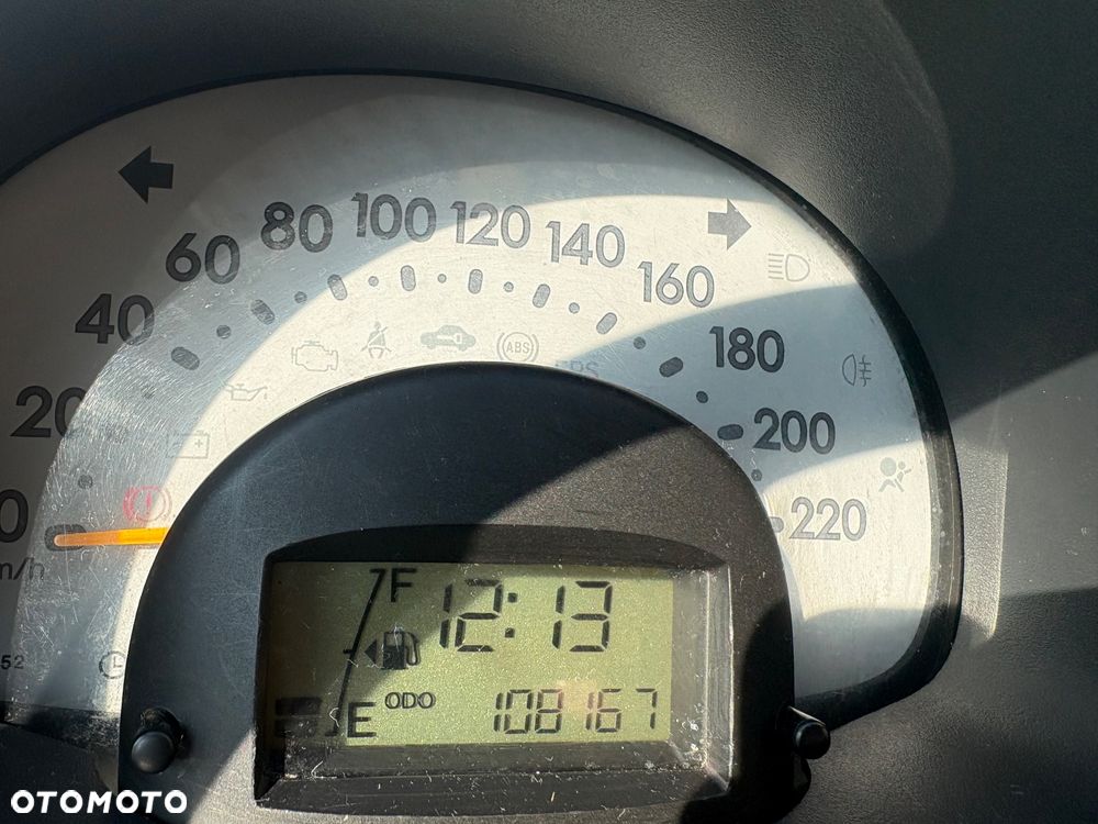 Daihatsu Sirion - 11