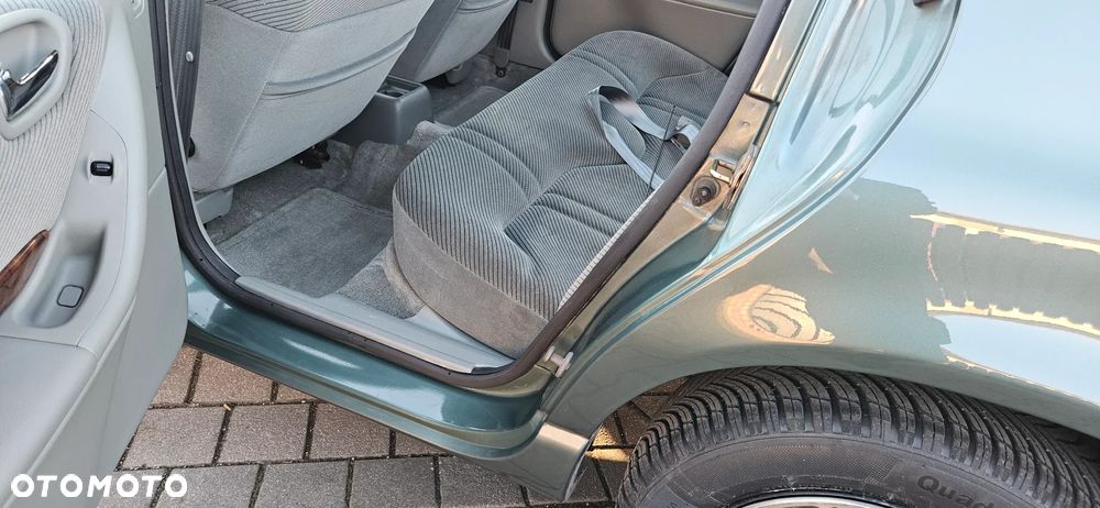 Chrysler Stratus - 12