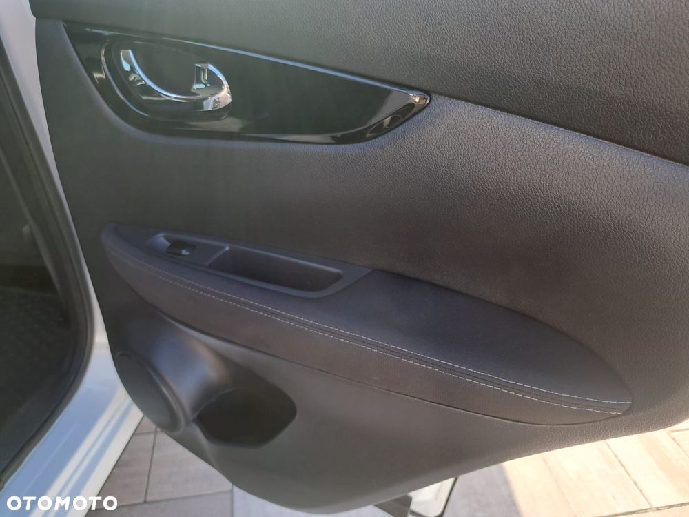 Nissan Qashqai - 25