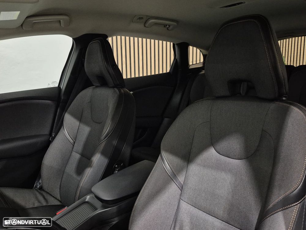 Volvo V40 Cross Country 1.6 D2 Momentum Powershift - 34