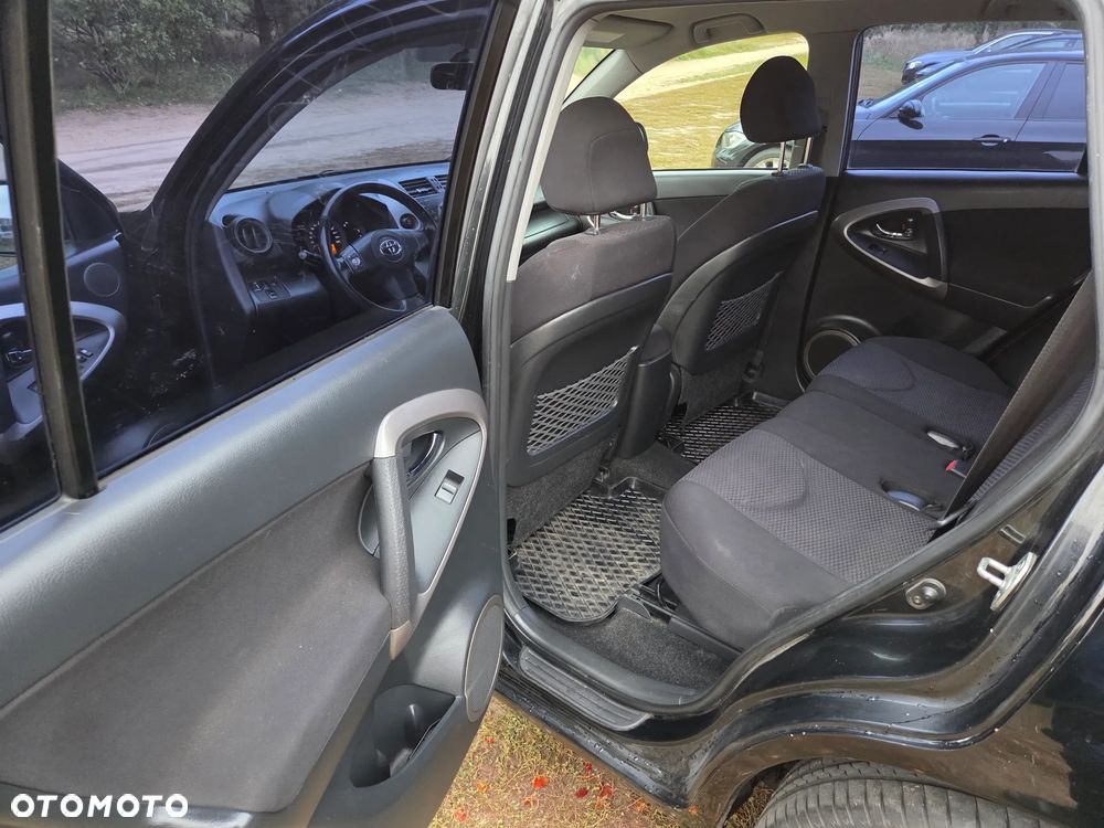 Toyota RAV4 2.2 D-4D Premium - 13