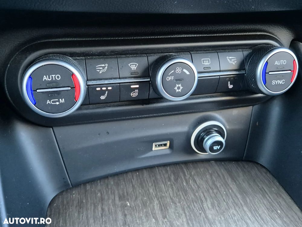 Alfa Romeo Stelvio 2.0 Turbo AWD AT8 Veloce - 26