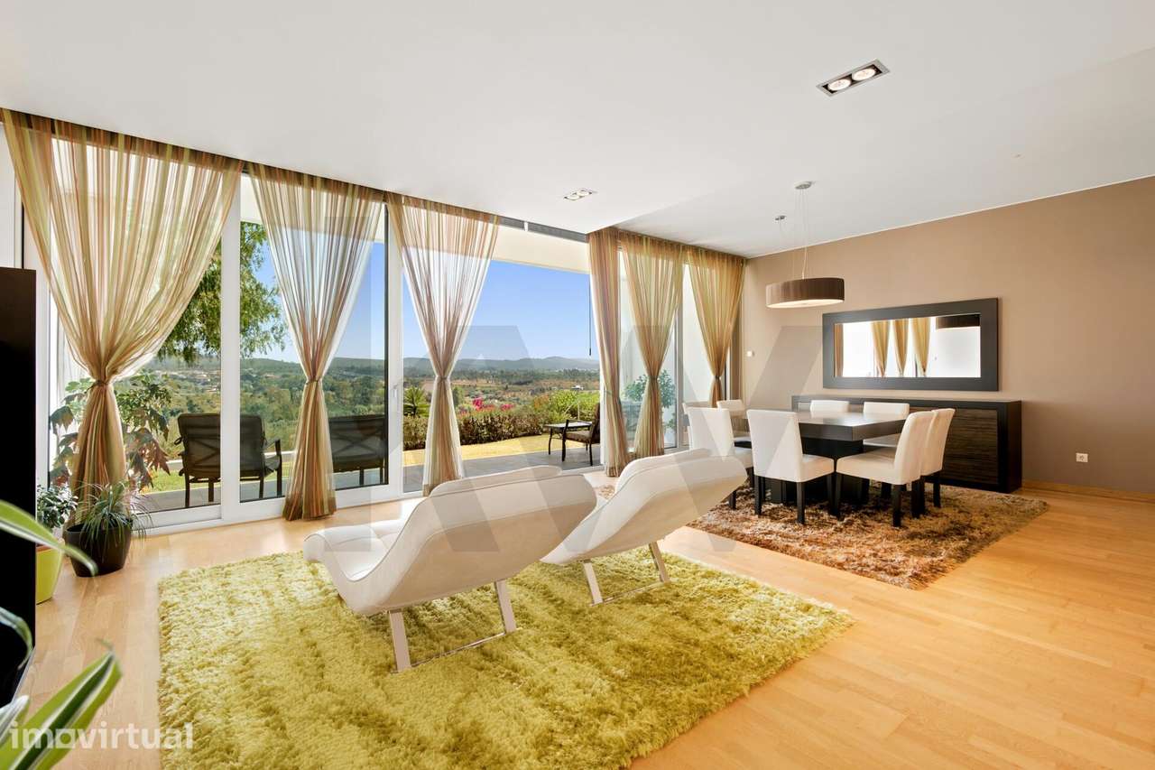 Moradia Térrea T3+1 com Garagem e Terreno de 2.250 m2, em Cernache - Grande imagem: 4/24