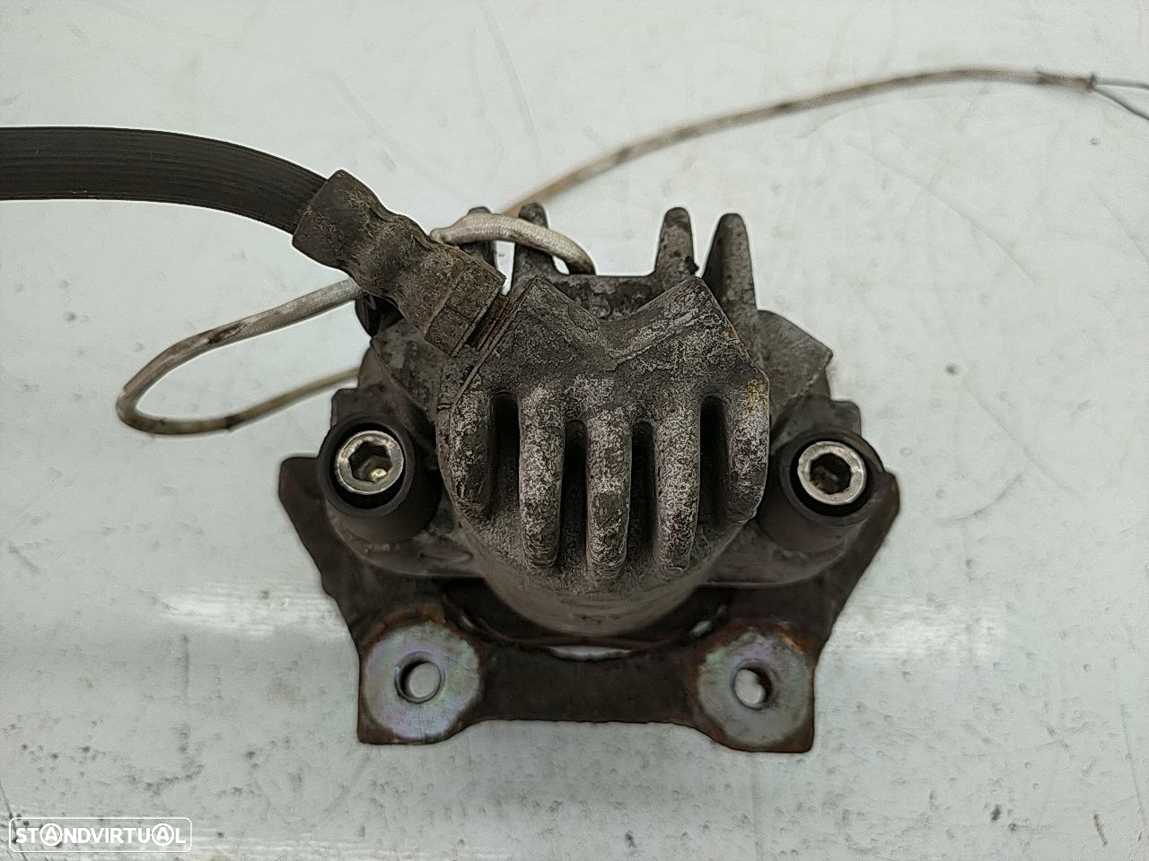 Pinça Tras Direita Bmw 5 Touring (E39) - 3