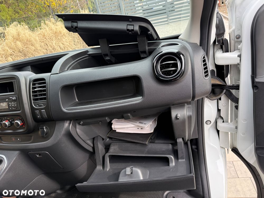 Renault trafić - 11