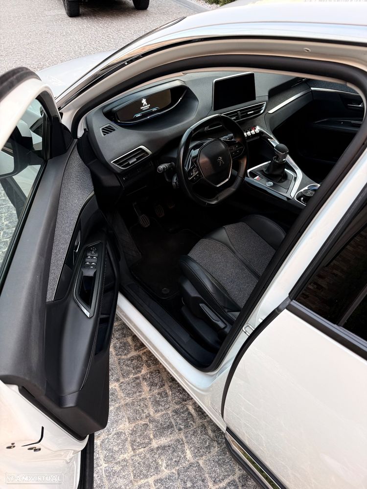 Peugeot 3008 PureTech 130 Stop & Start GPF Allure Pack - 7