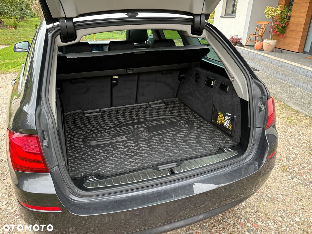 BMW Seria 5 525d xDrive - 10
