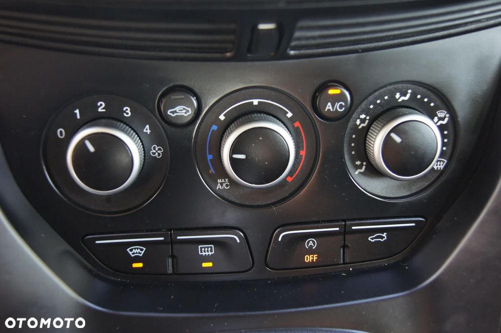 Ford Kuga 1.5 EcoBoost 2x4 Trend - 17