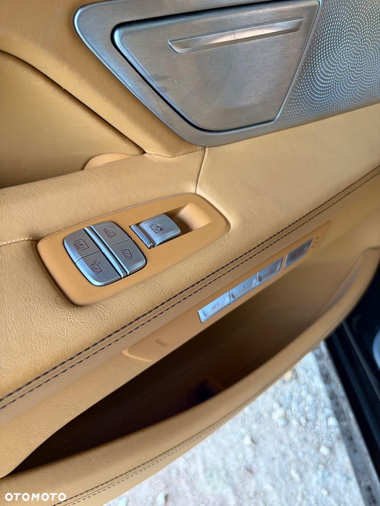 BMW Seria 7 750Li xDrive - 24