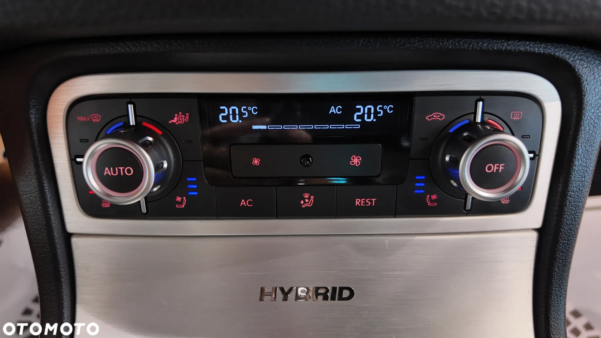 Volkswagen Touareg 3.0 Hybrid Automatik - 27