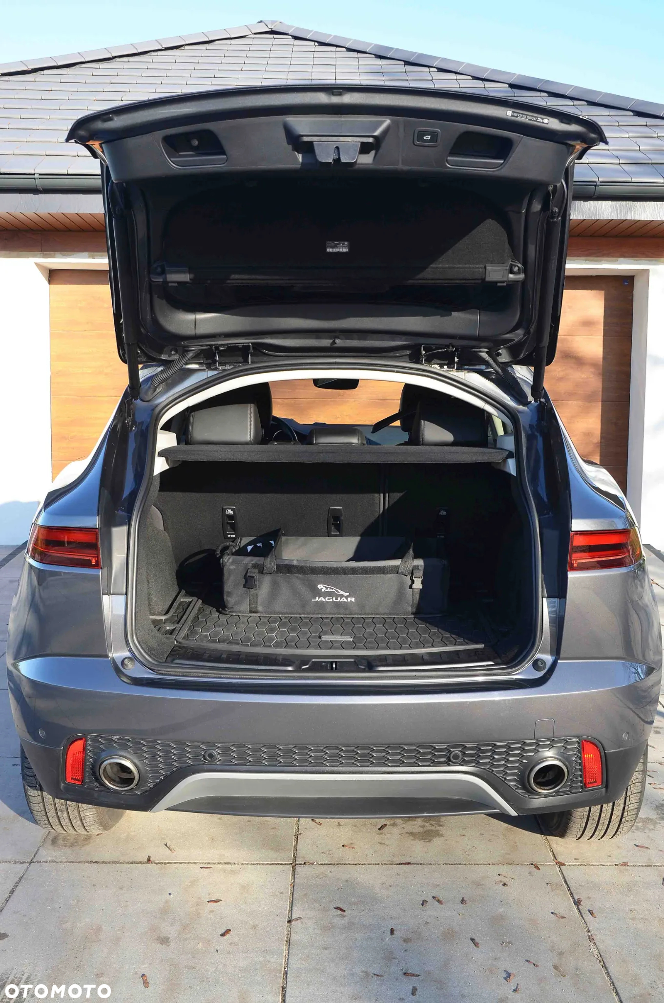 Jaguar E-Pace - 11