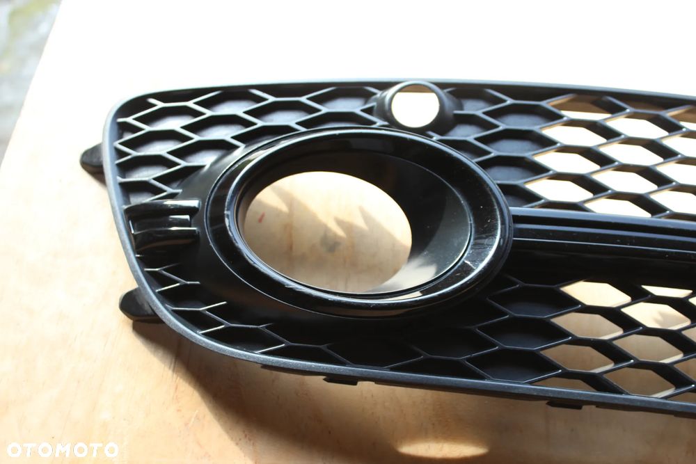 KRATKA ZDERZAKA LEWA AUDI Q5 8R0 LIFT S LINE 8R0807681S 2014 - 3