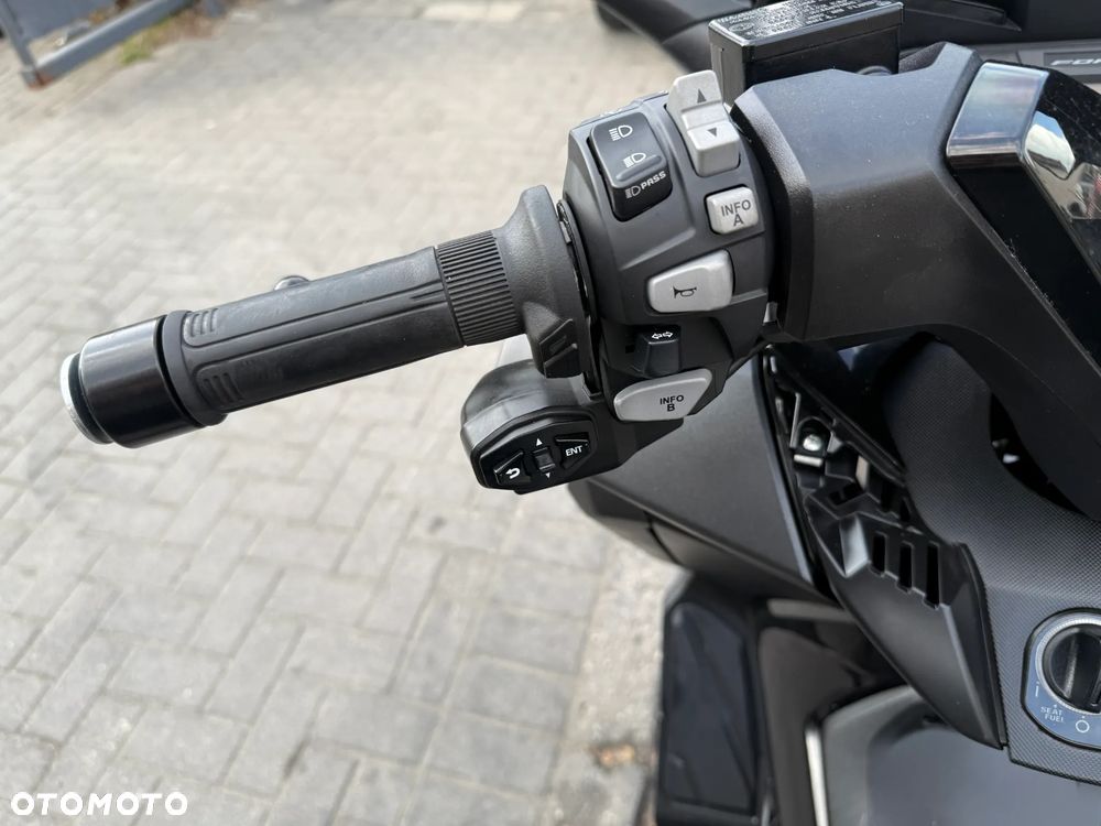 Honda NSS - 21