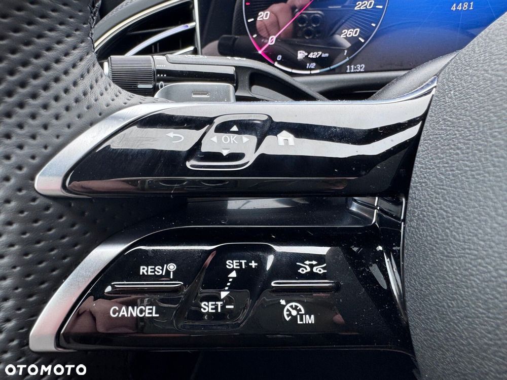 Mercedes-Benz Klasa E 200 mHEV 4-Matic AMG 9G-Tronic - 24