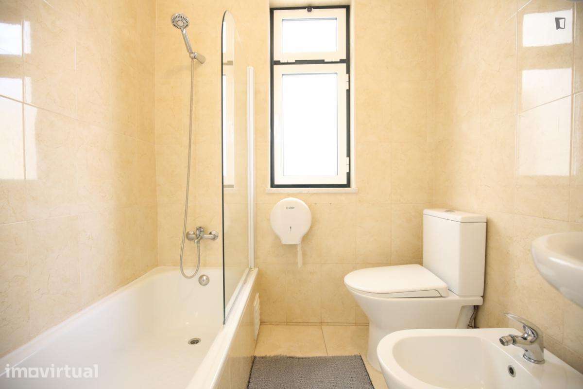 Quarto - localizado em São Bento Lisbon - Grande imagem: 4/34