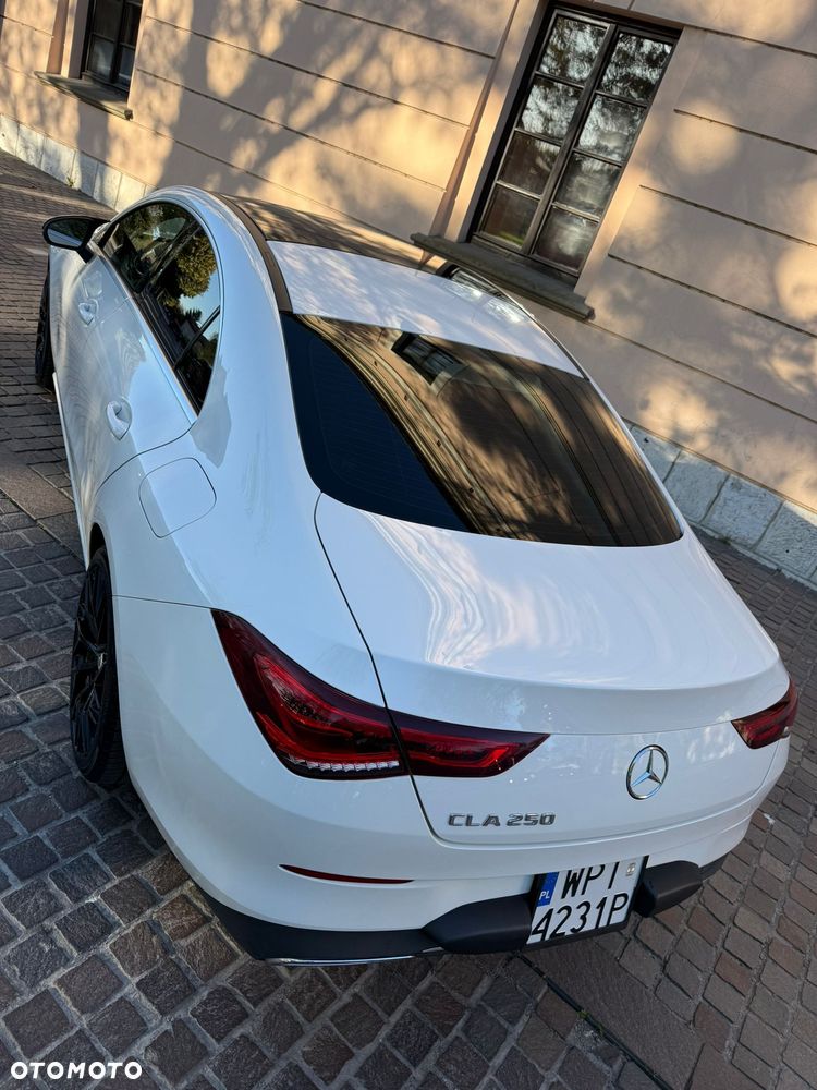 Mercedes-Benz CLA 250 Progressive 7G-DCT - 4