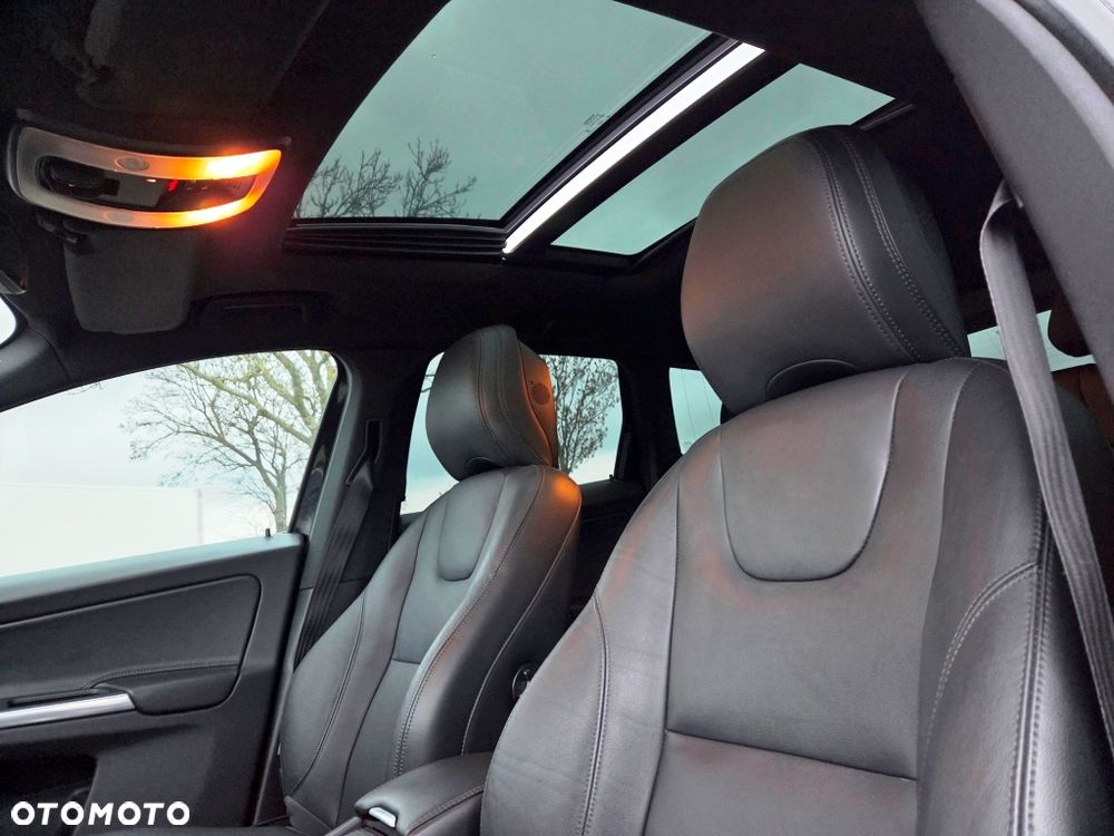 Volvo XC 60 D4 Geartronic Momentum - 25