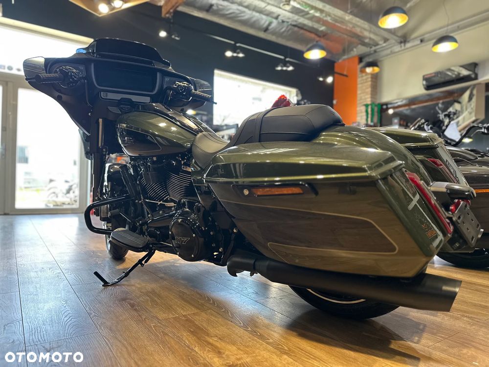 Harley-Davidson Touring Street Glide - 2