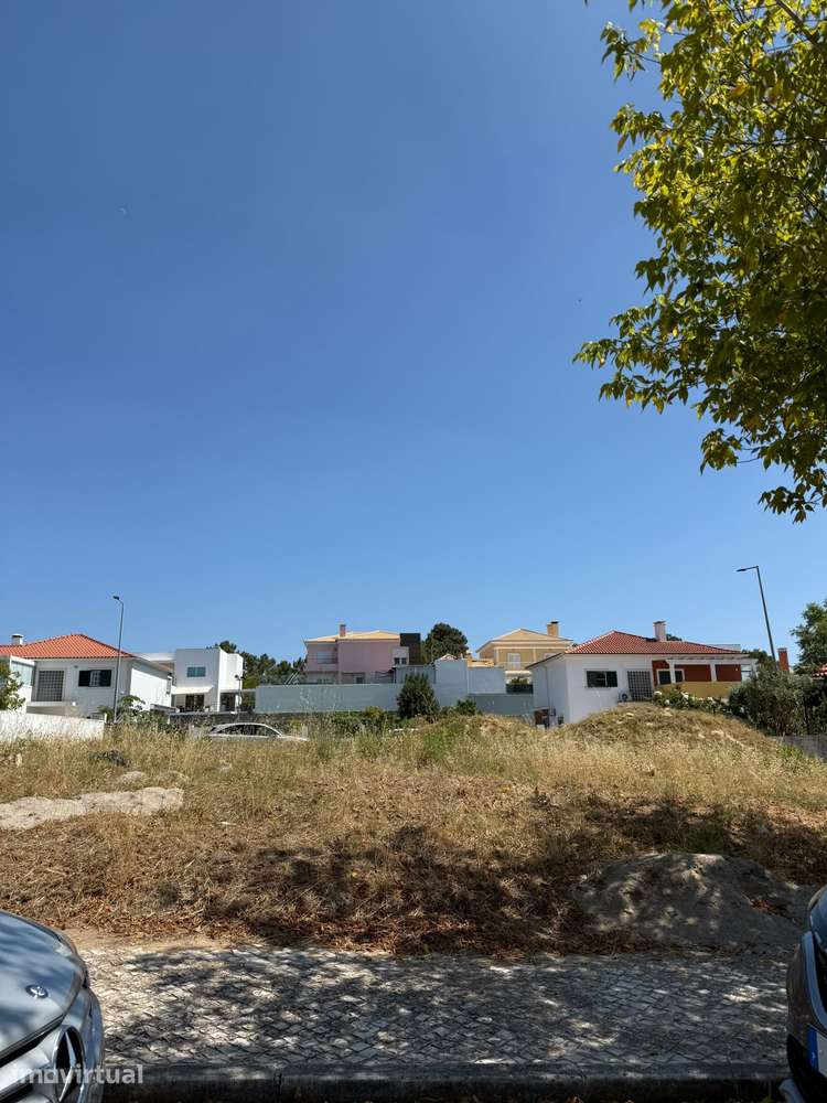 Terreno com projeto para moradia na Quinta da Amizade - Grande imagem: 2/4